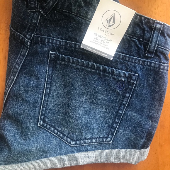 Volcom Shorts - Picture 4 of 6